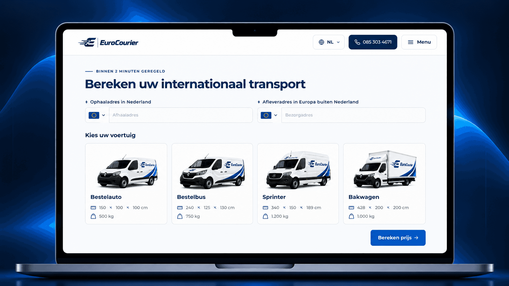 Laptop met de EuroCourier-transportcalculator voor adressen en voertuigkeuze